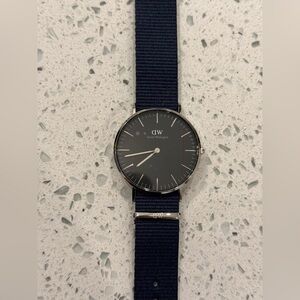 Daniel Wellington Unisex Classic Bayswater
36mm Quartz Watch DW00600282